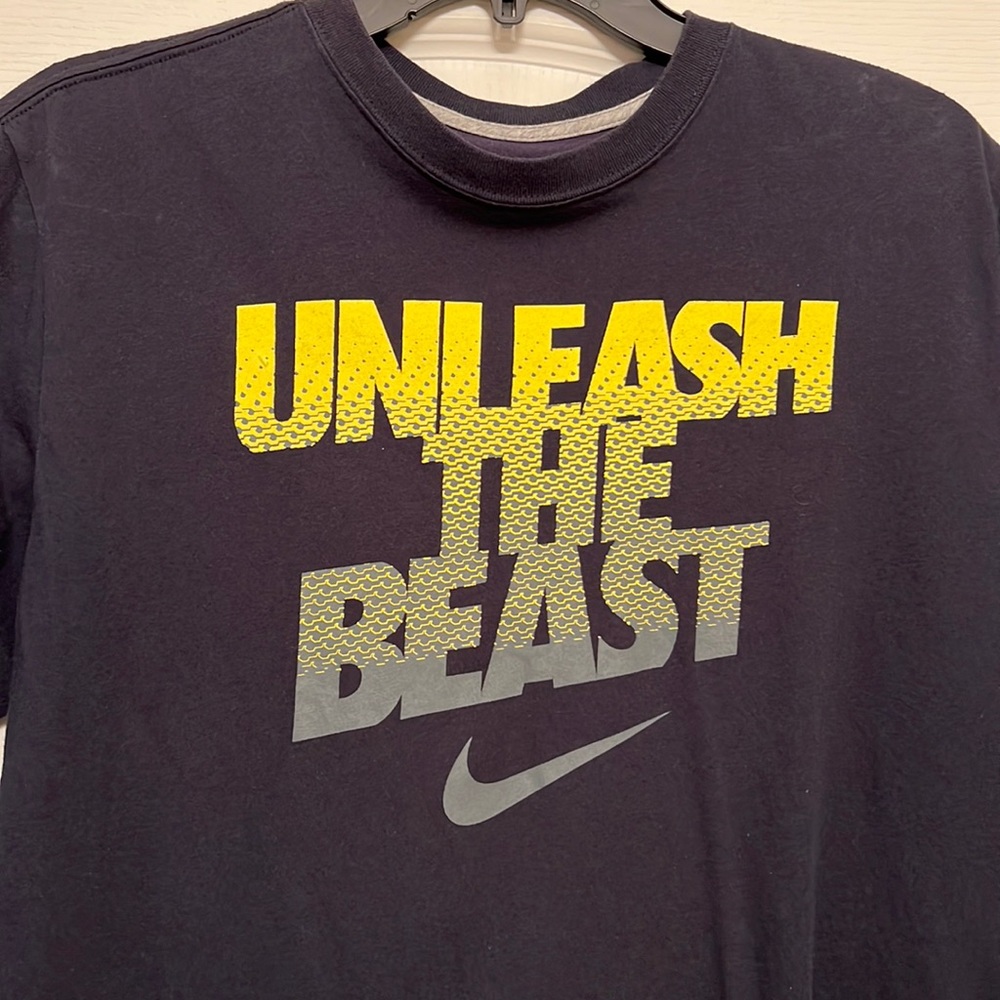 Nike dry fit athletic tshirt